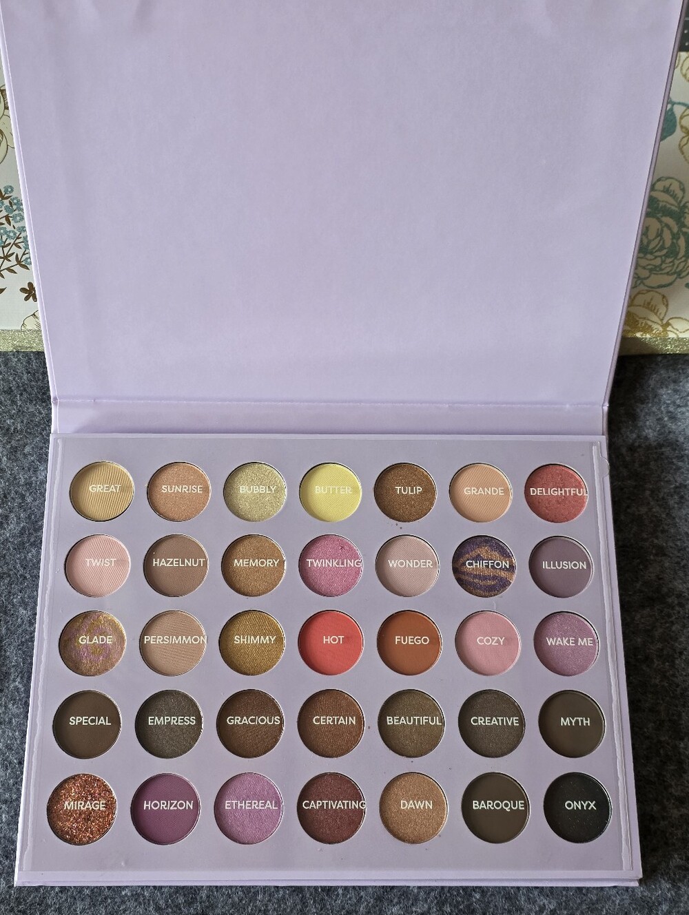 Neutral & Warm Eyeshadow Palette – 35-Shade Pink, Brown & Gold Set